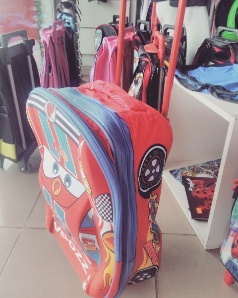 Mochila Rodinhas Carros 3D